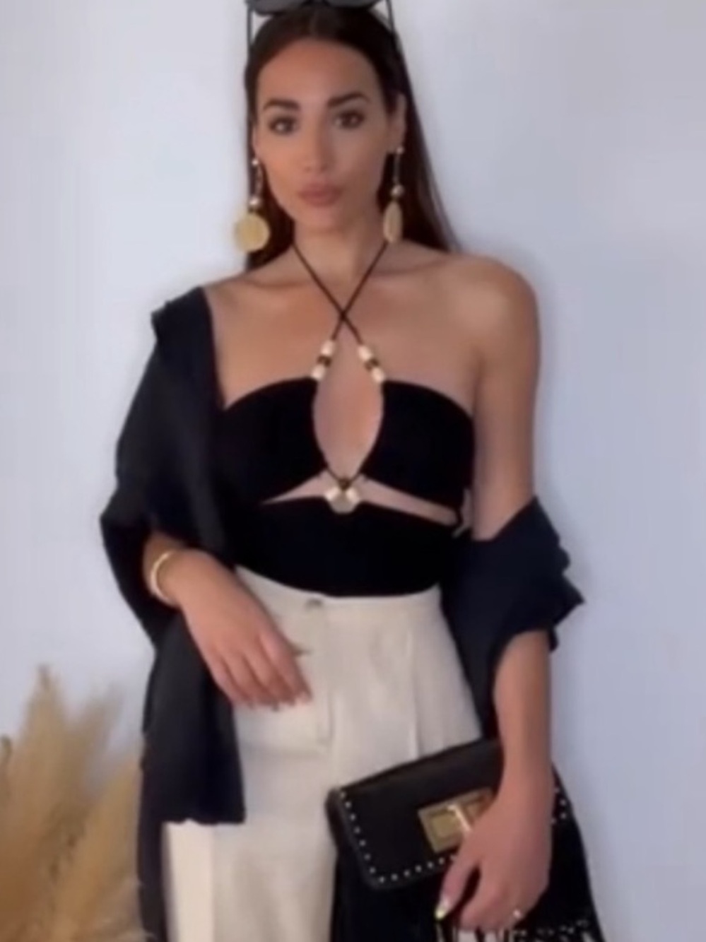 Black Strappy Cutout Crop Top - Women's Fashion